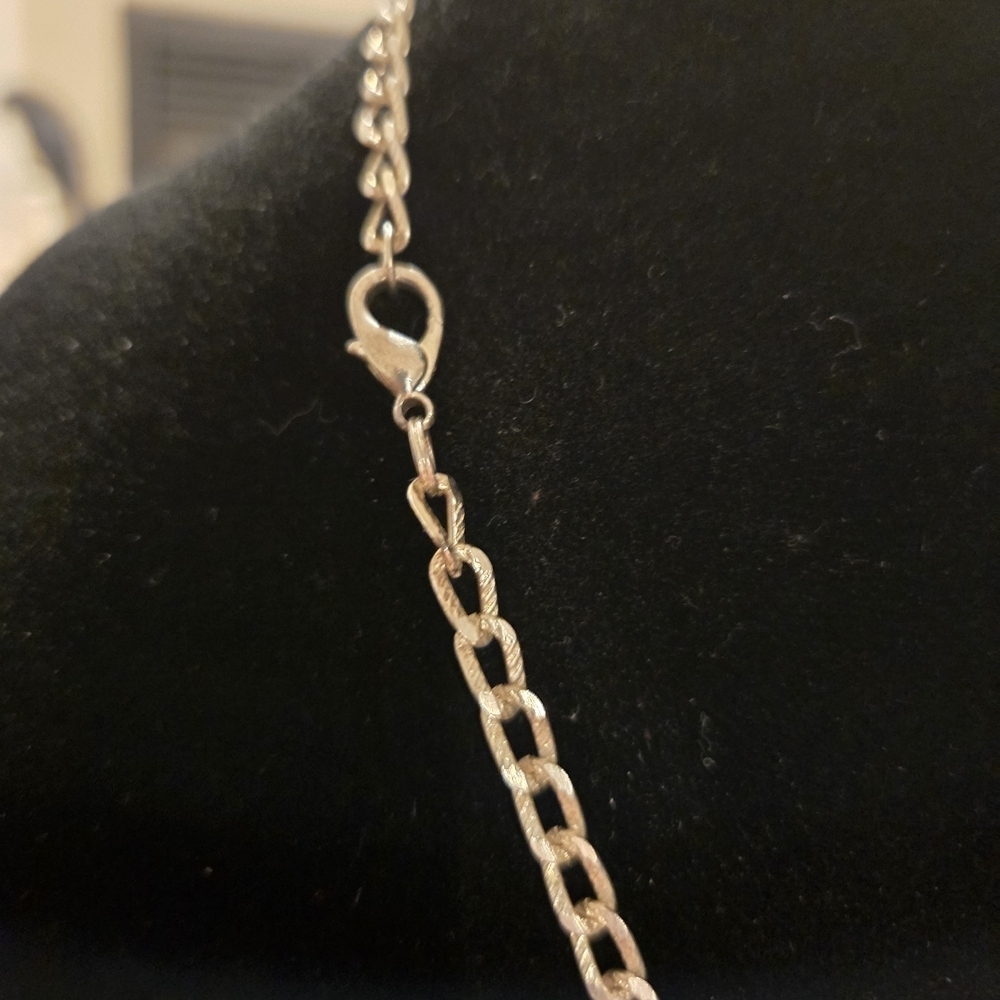 Elegant Silver Pendant Necklace with Brown and Green Stones - Picture 4 of 4